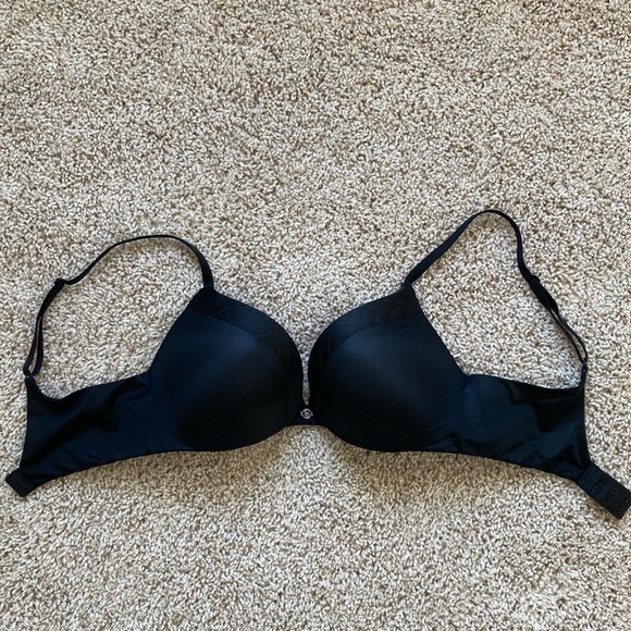 Victoria Secret Black Bra. Size 36B - Picture 5 of 5